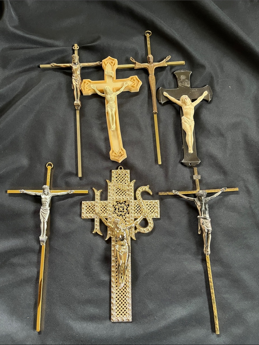 Lot Of 7 Vtg CRUCIFIX Brass & Other Metals & Plastic 1Germany 1Gallo Co Religion